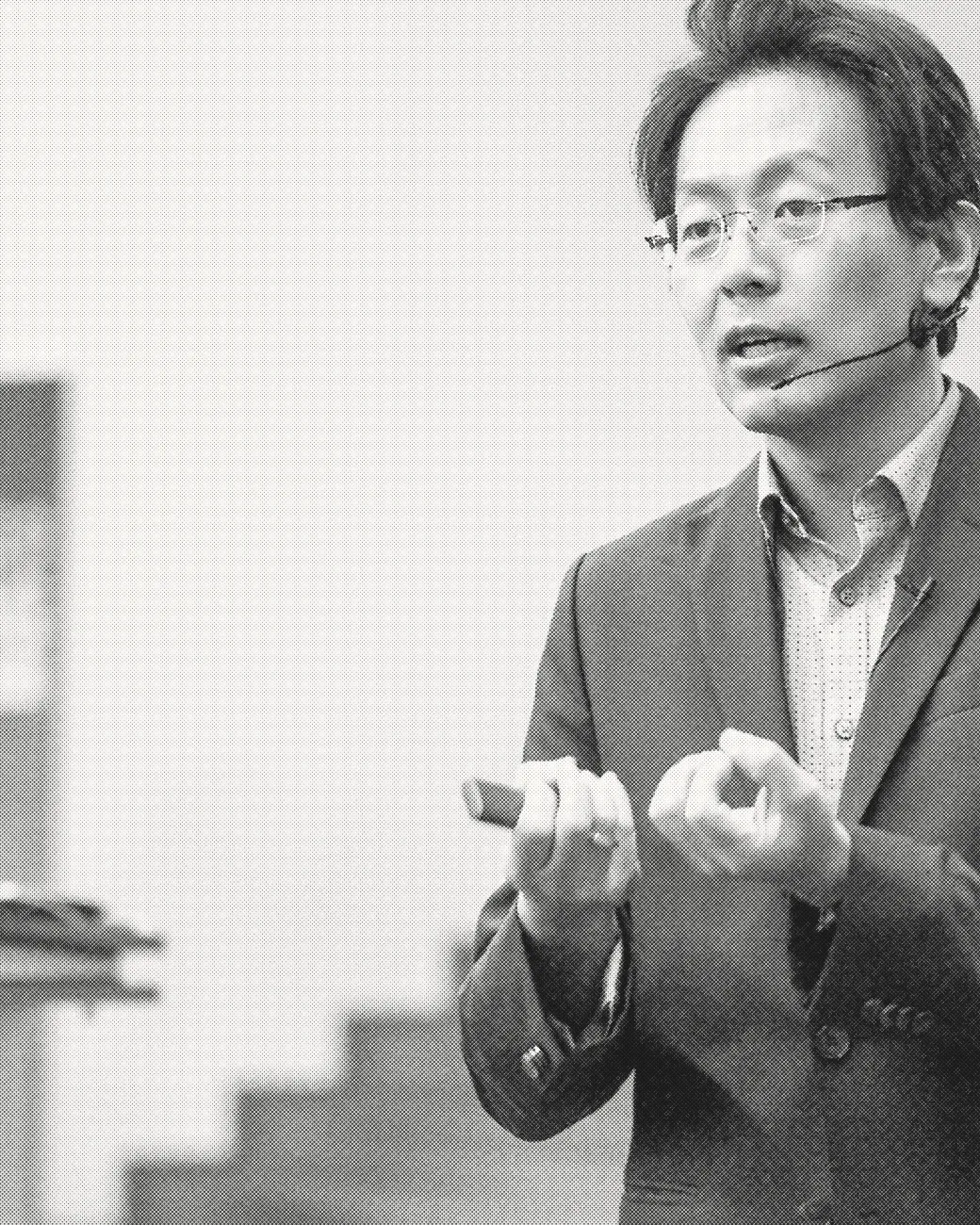 Chan-jo Jun giving a professional lecture